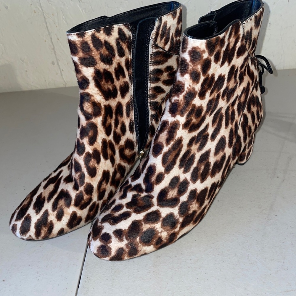 Womens Tory Burch boots leopard size 8.5